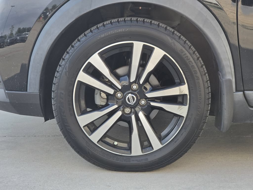 Used 2019 Nissan Kicks SR w/ Exterior Electronics Package FWD image 8