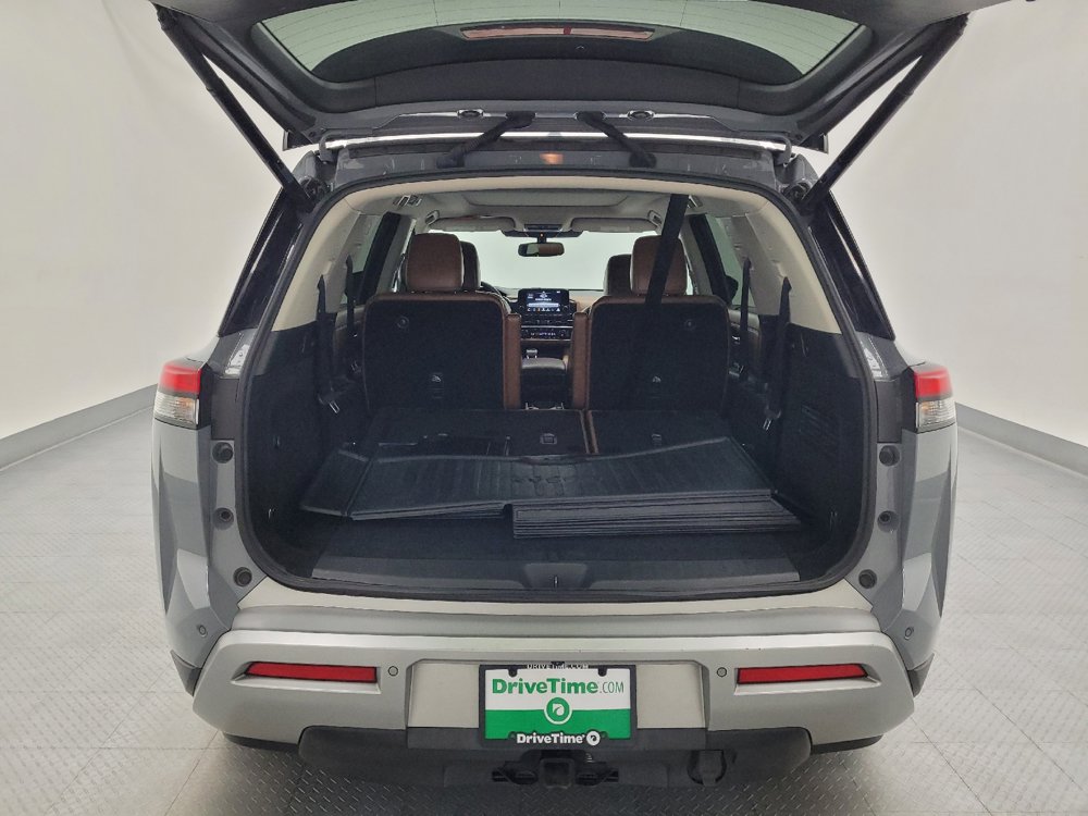 Used 2022 Nissan Pathfinder Platinum w/ Lighting Package (N93) FWD image 29