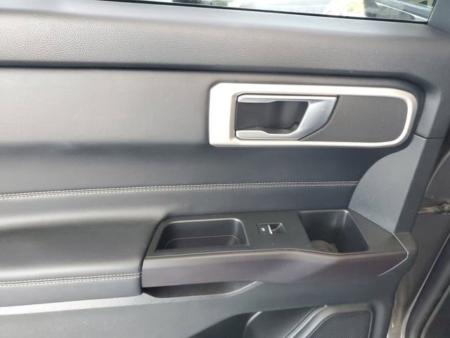 Used 2020 Ford Explorer XLT w/ Equipment Group 202A image 10