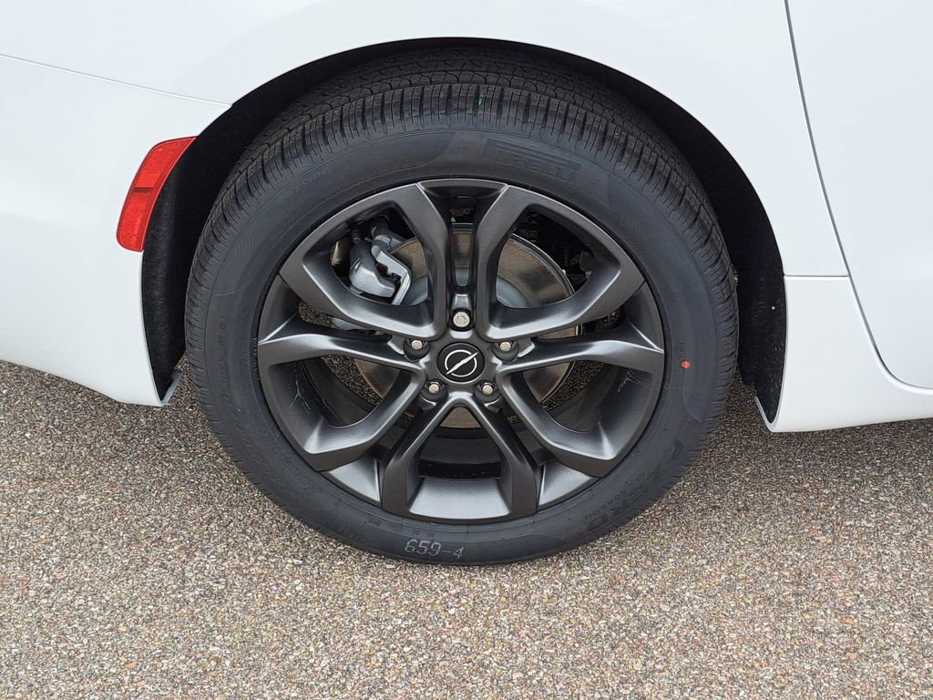 New 2026 Chrysler Pacifica Select image 6