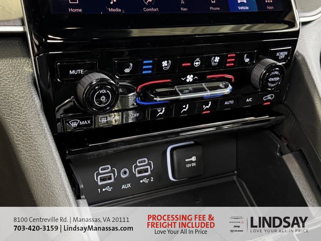 New 2025 Jeep Grand Cherokee Limited w/ Luxury Tech Group II image 28
