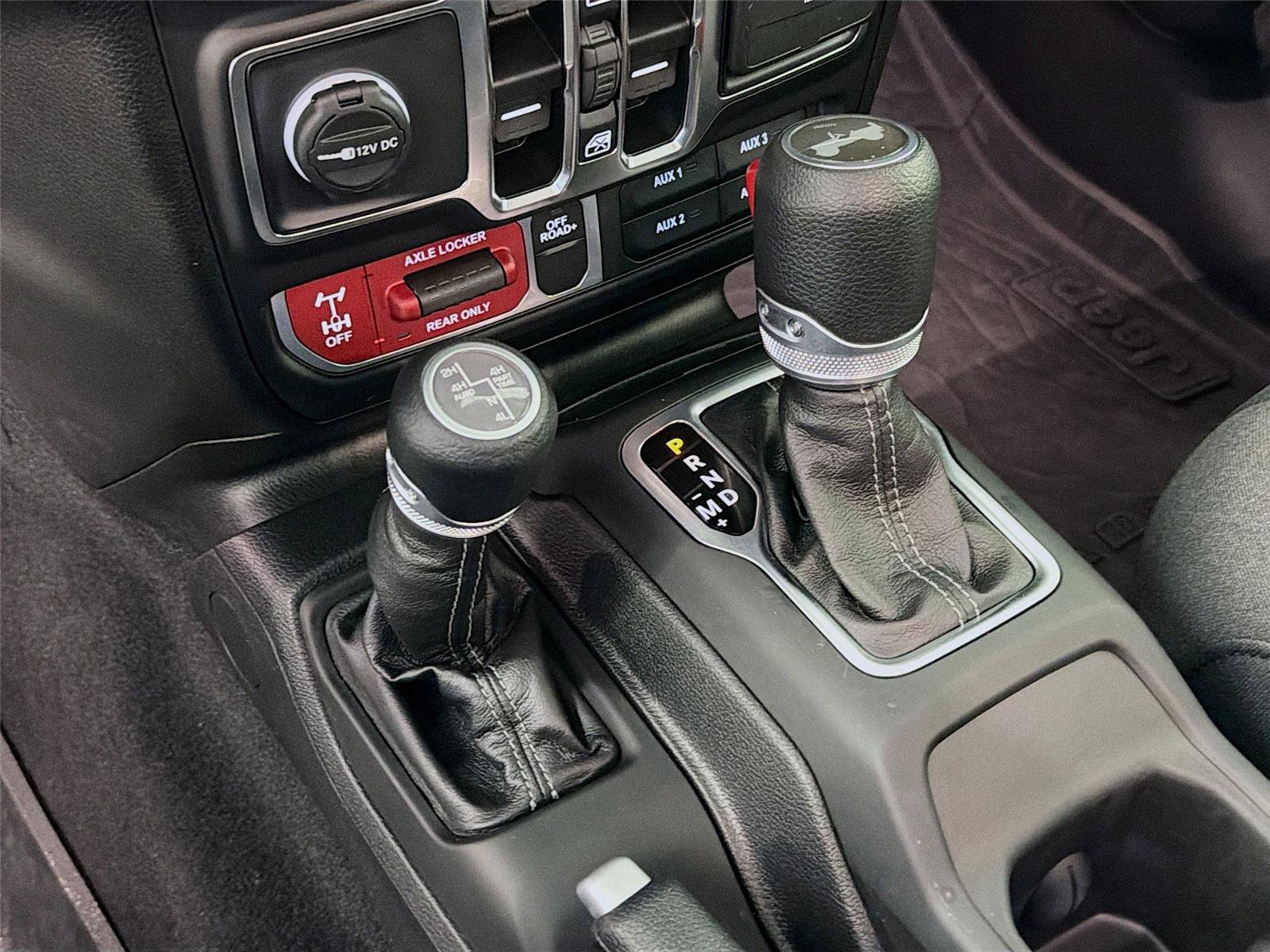 Used 2025 Jeep Wrangler Willys image 17