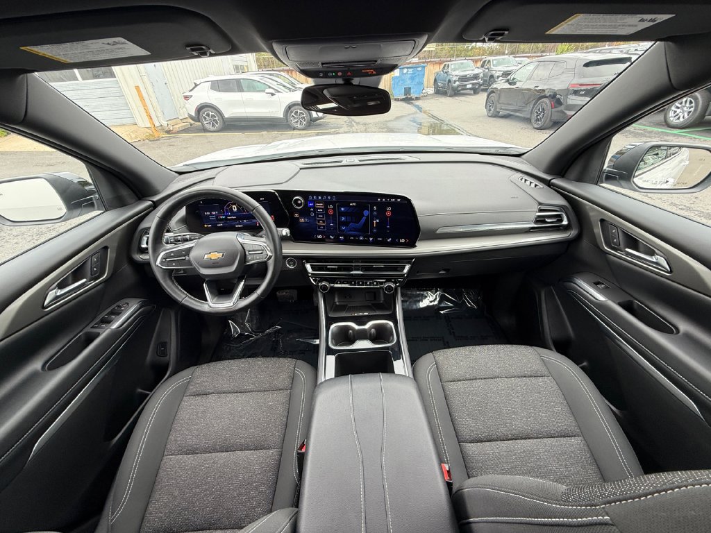 Used 2025 Chevrolet Traverse LT w/ Sun and Wheel Package AWD/4WD image 22