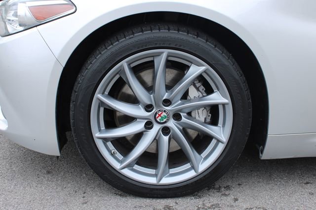 Used 2017 Alfa Romeo Giulia Sprint w/ Cold Weather Package image 35
