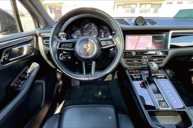 Used 2024 Porsche Macan image 8