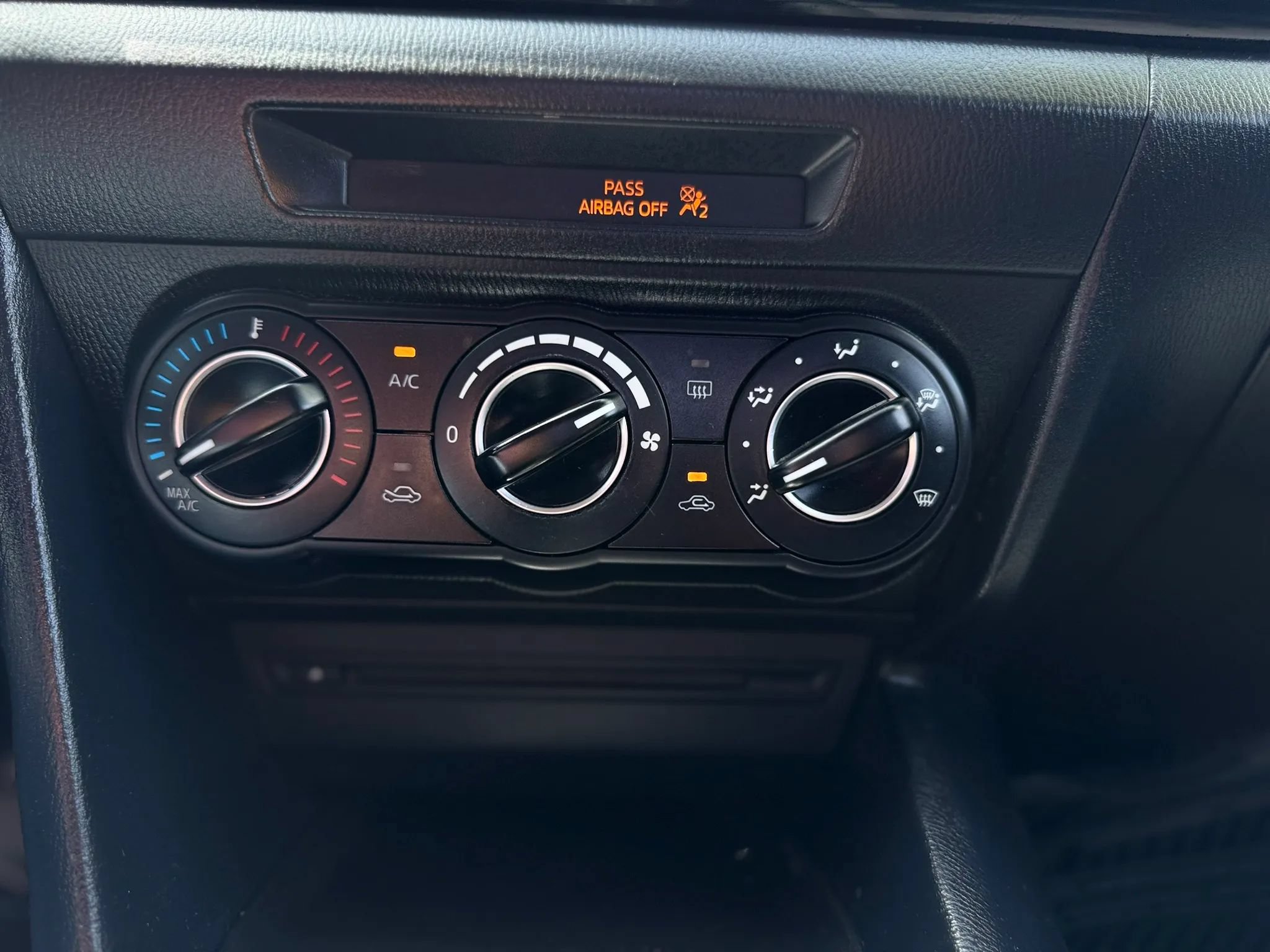 Used 2014 MAZDA MAZDA3 i Touring FWD image 26