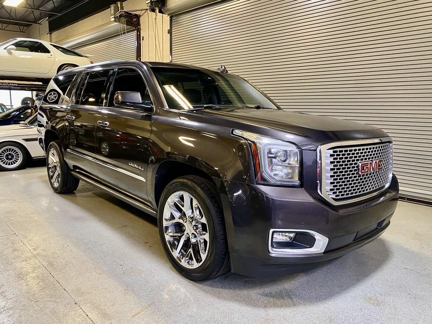 Used 2017 GMC Yukon XL Denali w/ Open Road Package RWD image 3