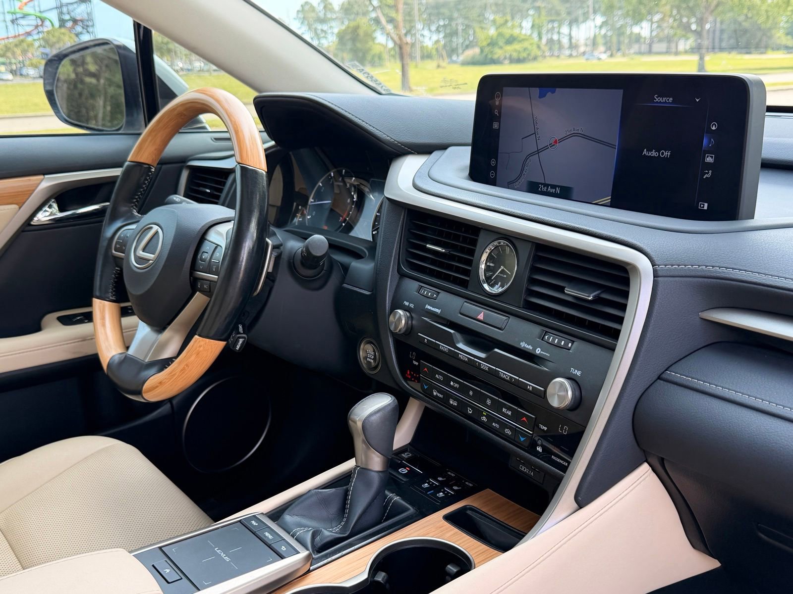 Used 2021 Lexus RX 350L FWD w/ Premium Package image 20