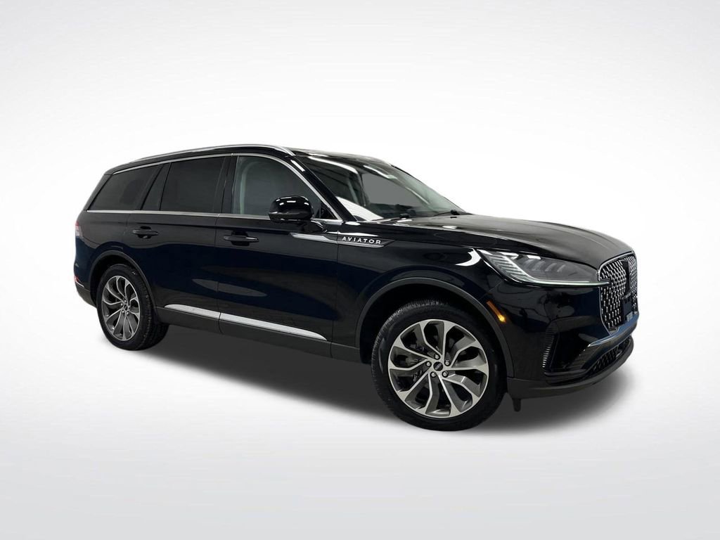 Used 2025 Lincoln Aviator Reserve image 44