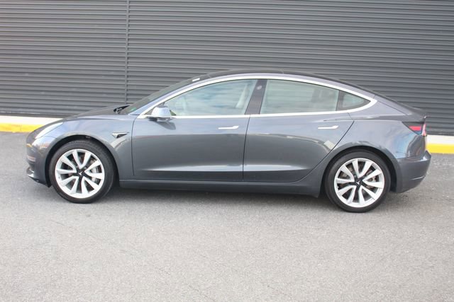 Used 2019 Tesla Model 3 Standard Range Plus image 2