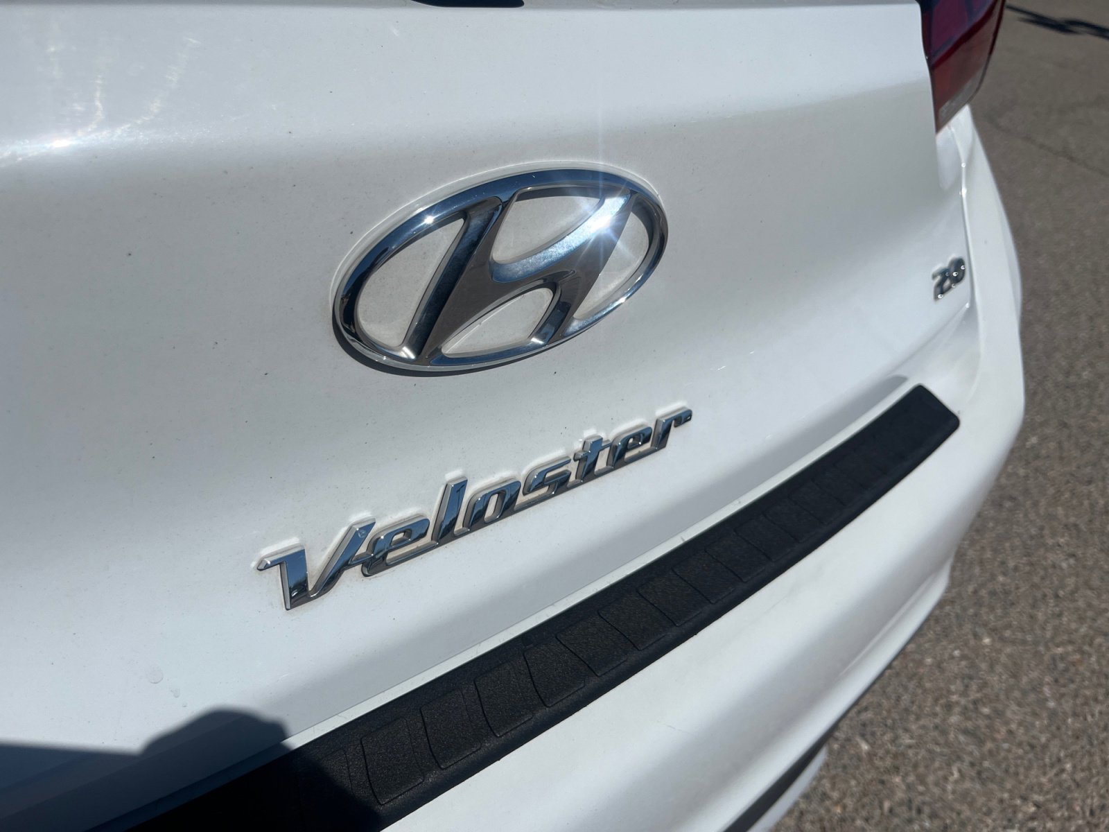 Used 2020 Hyundai Veloster 2.0 Premium image 24