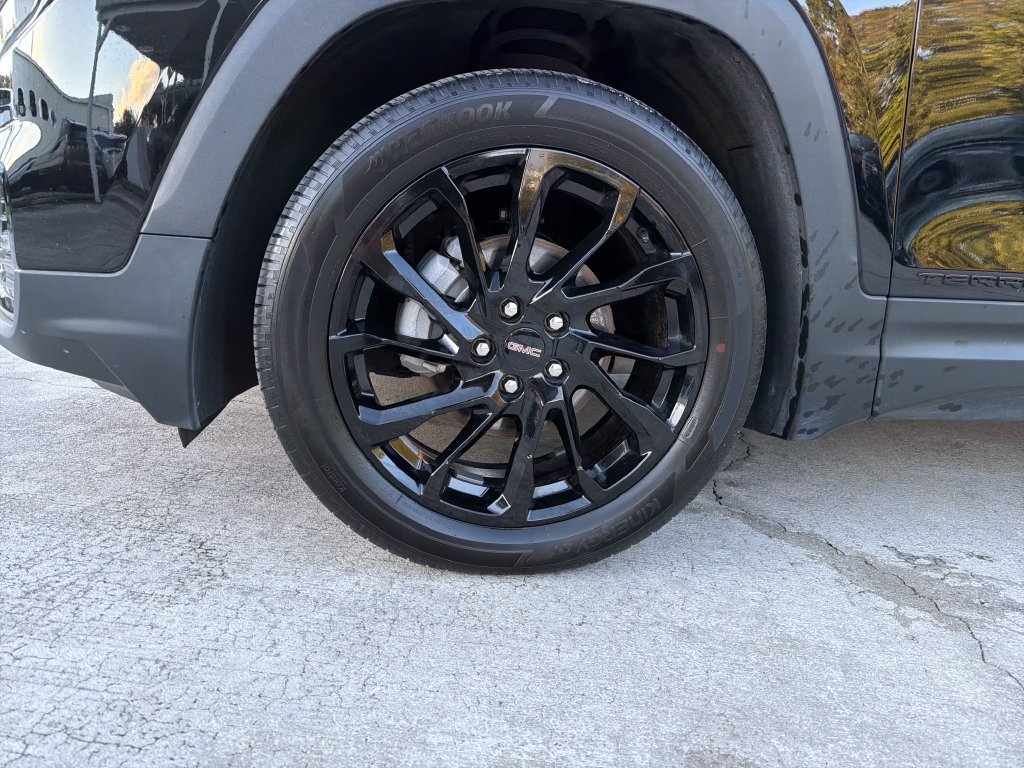 Used 2023 GMC Terrain SLE w/ Elevation Edition FWD image 12