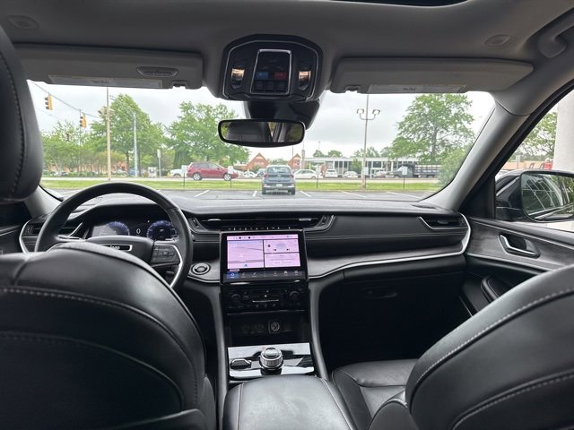 Used 2022 Jeep Grand Cherokee L Limited image 16