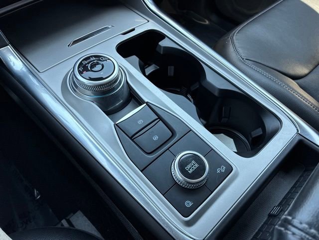 Used 2022 Ford Explorer Limited w/ Equipment Group 301A AWD/4WD image 38