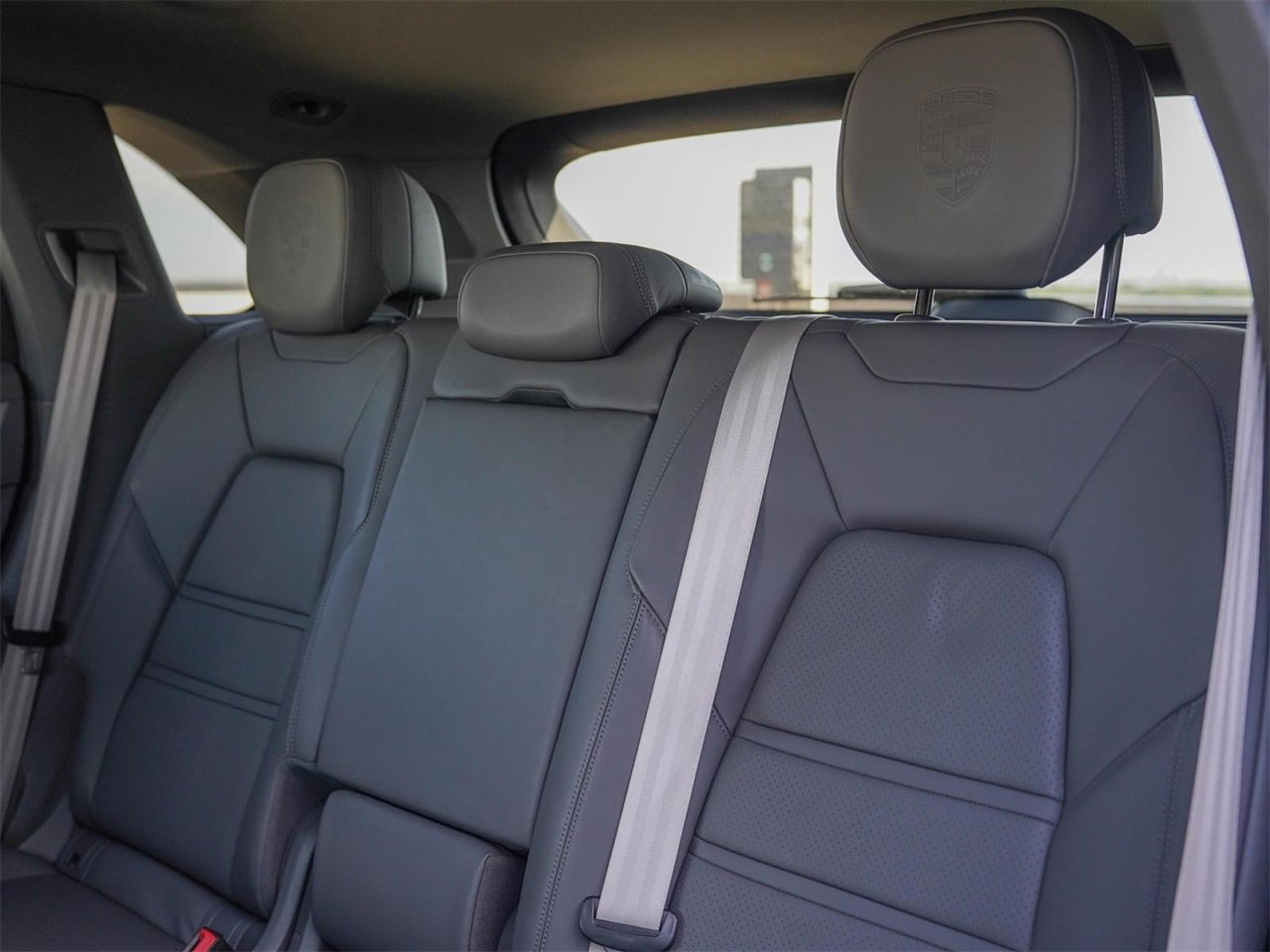 Certified 2023 Porsche Cayenne S Platinum image 35