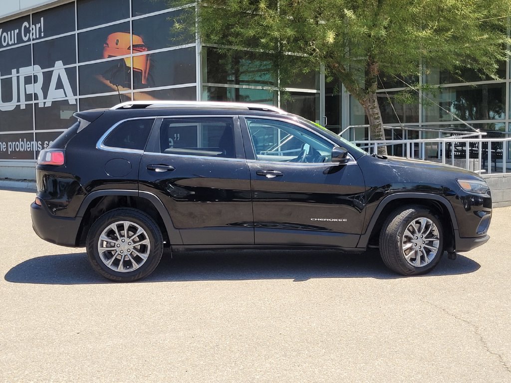 Used 2019 Jeep Cherokee Latitude Plus w/ Comfort/Convenience Group FWD image 5