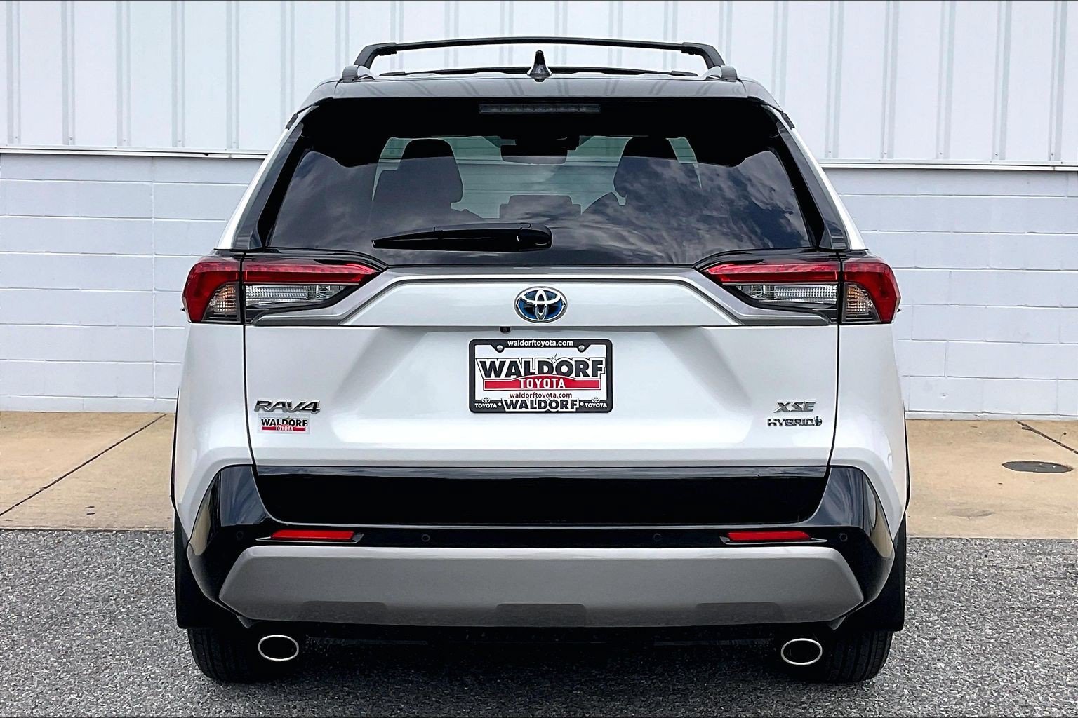 Used 2023 Toyota RAV4 XSE AWD/4WD image 5