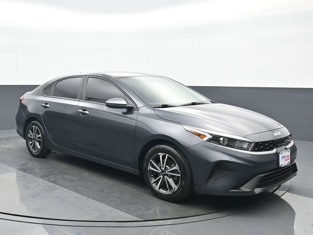Used 2022 Kia Forte LXS image 9