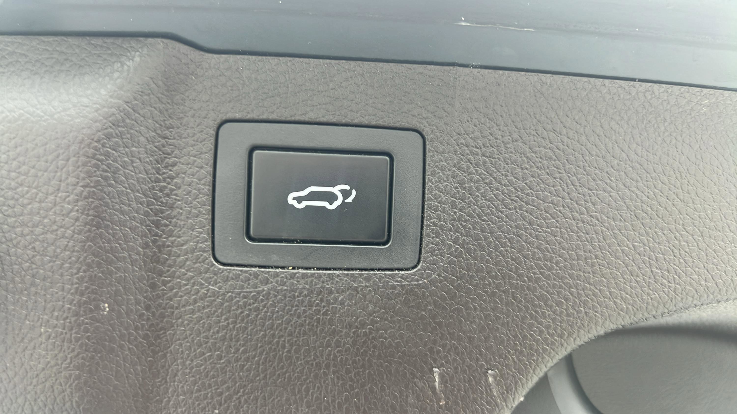 Used 2016 Hyundai Santa Fe SE w/ Option Group 03 image 21