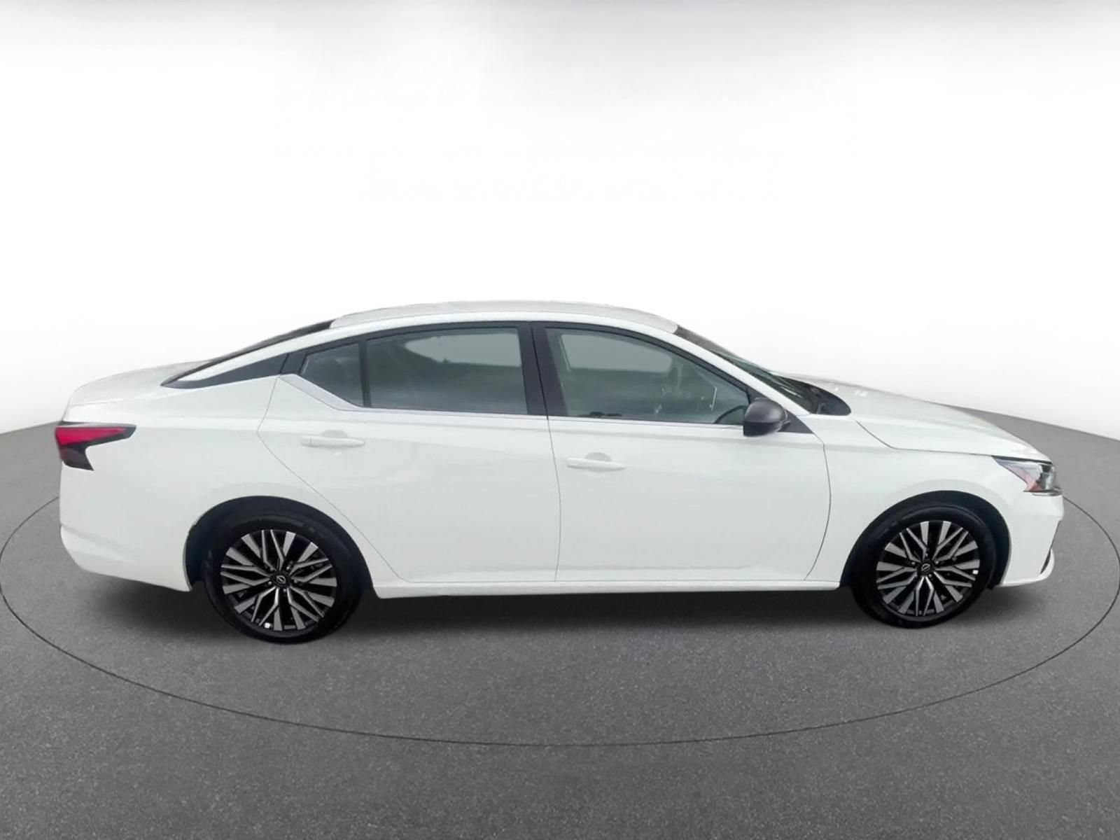 Used 2026 Nissan Altima 2.5 SV FWD image 15