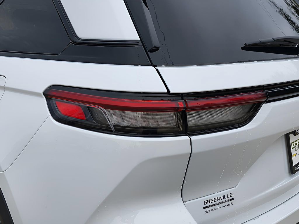 New 2025 Jeep Grand Cherokee Altitude image 4