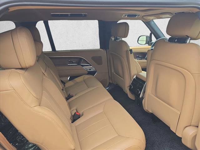New 2026 Land Rover Range Rover Long Wheelbase SE AWD/4WD image 11