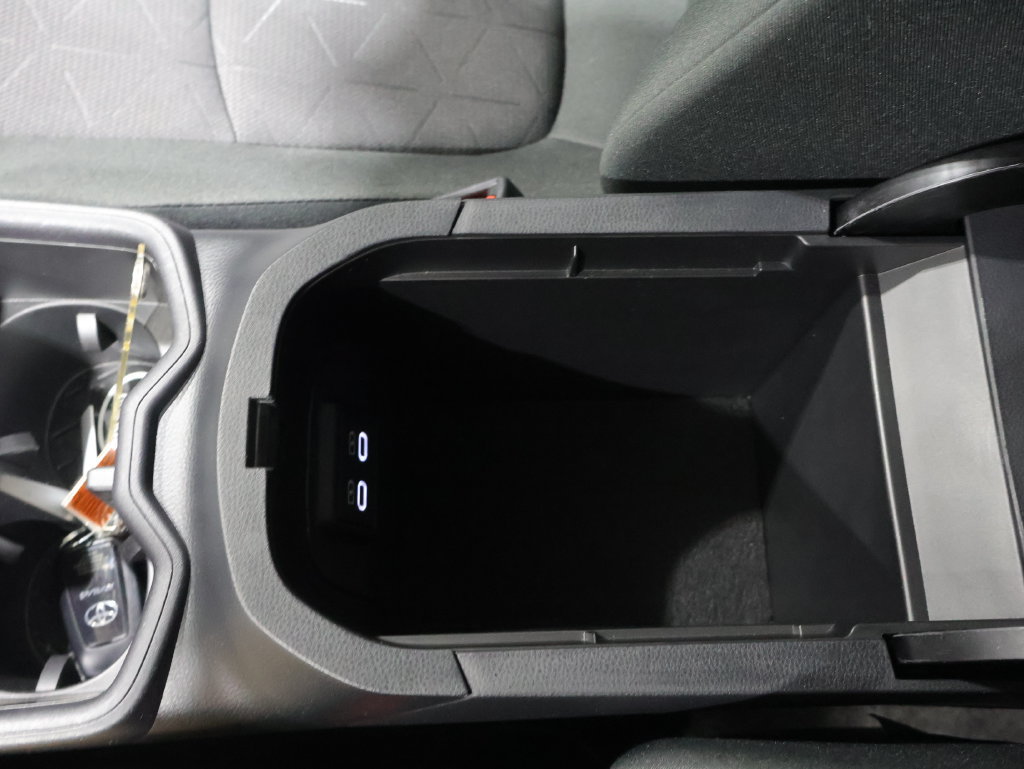 Used 2025 Toyota RAV4 XLE AWD/4WD image 32