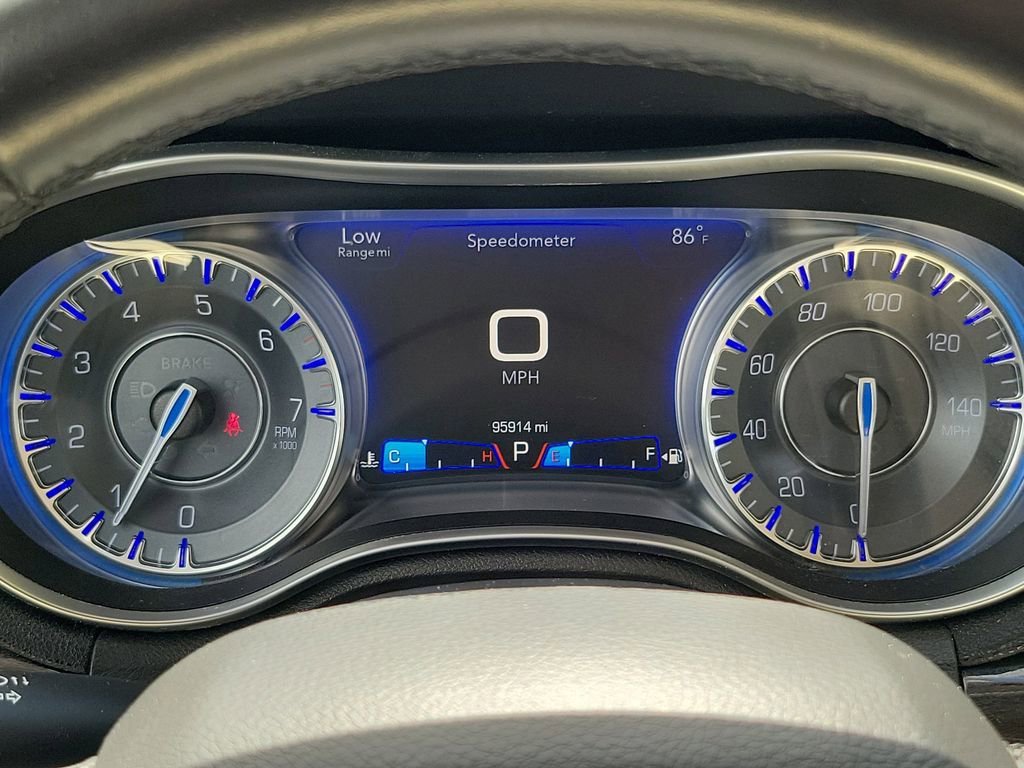 Used 2016 Chrysler 300 Limited w/ Driver Convenience Group image 27