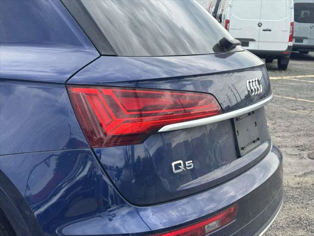 Used 2023 Audi Q5 2.0T Premium w/ Convenience Package AWD/4WD image 11
