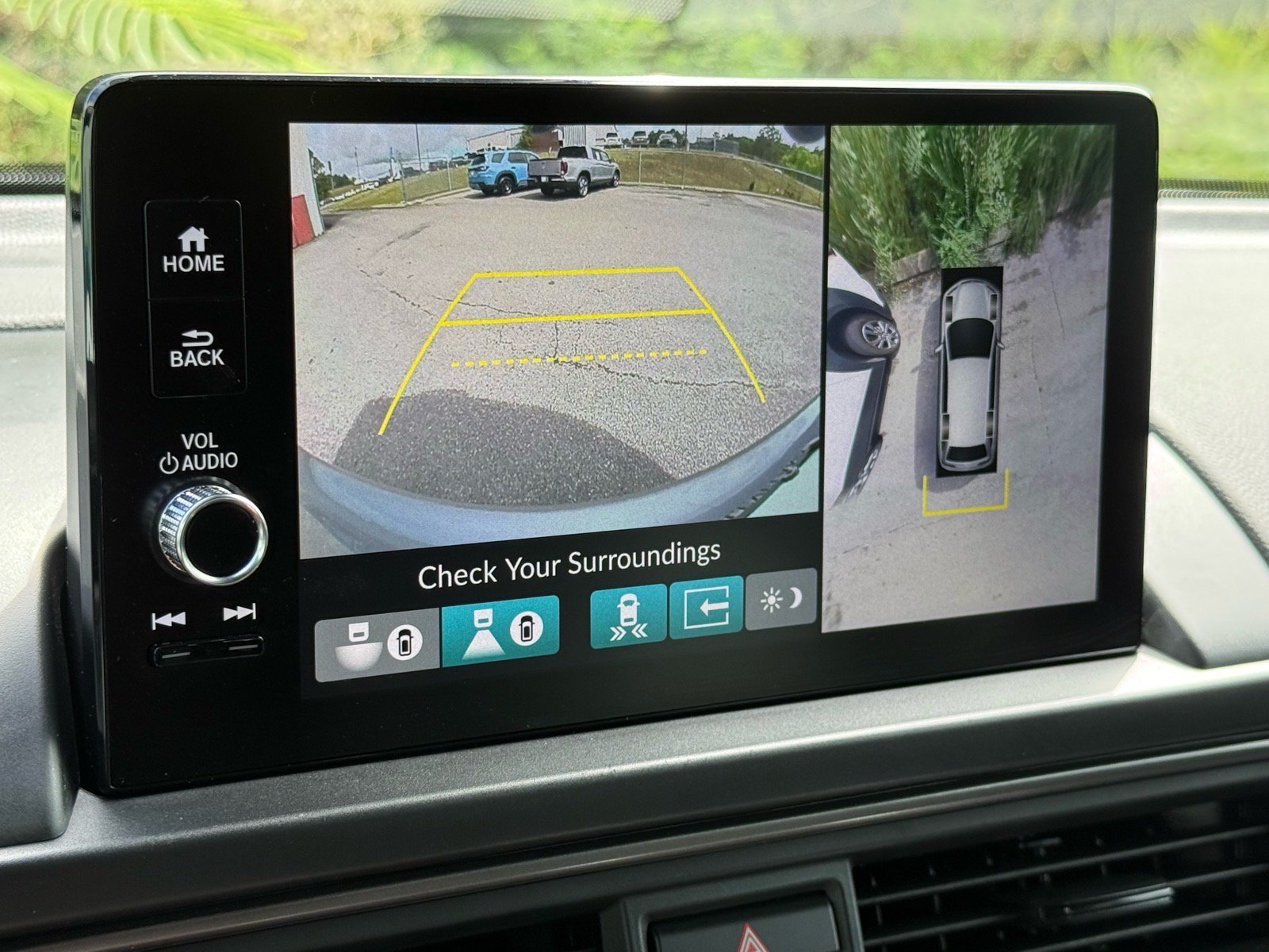 Certified 2025 Honda Pilot TrailSport image 11
