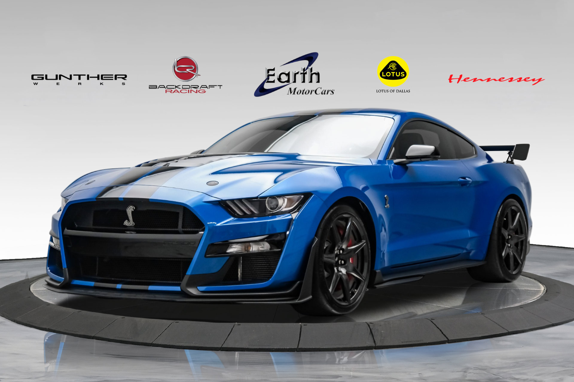 Used 2021 Ford Mustang Shelby GT500 w/ Carbon Fiber Track Pack RWD image 1