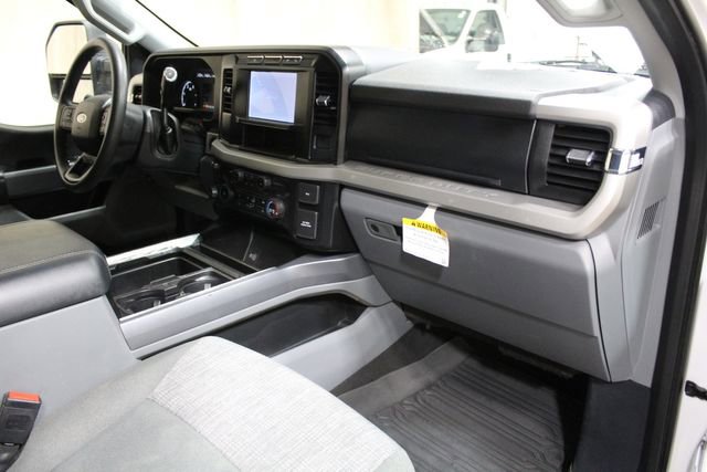 Used 2024 Ford F250 XLT w/ FX4 Off-Road Package image 17