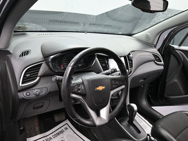 Used 2017 Chevrolet Trax LT w/ LT Convenience Package image 13