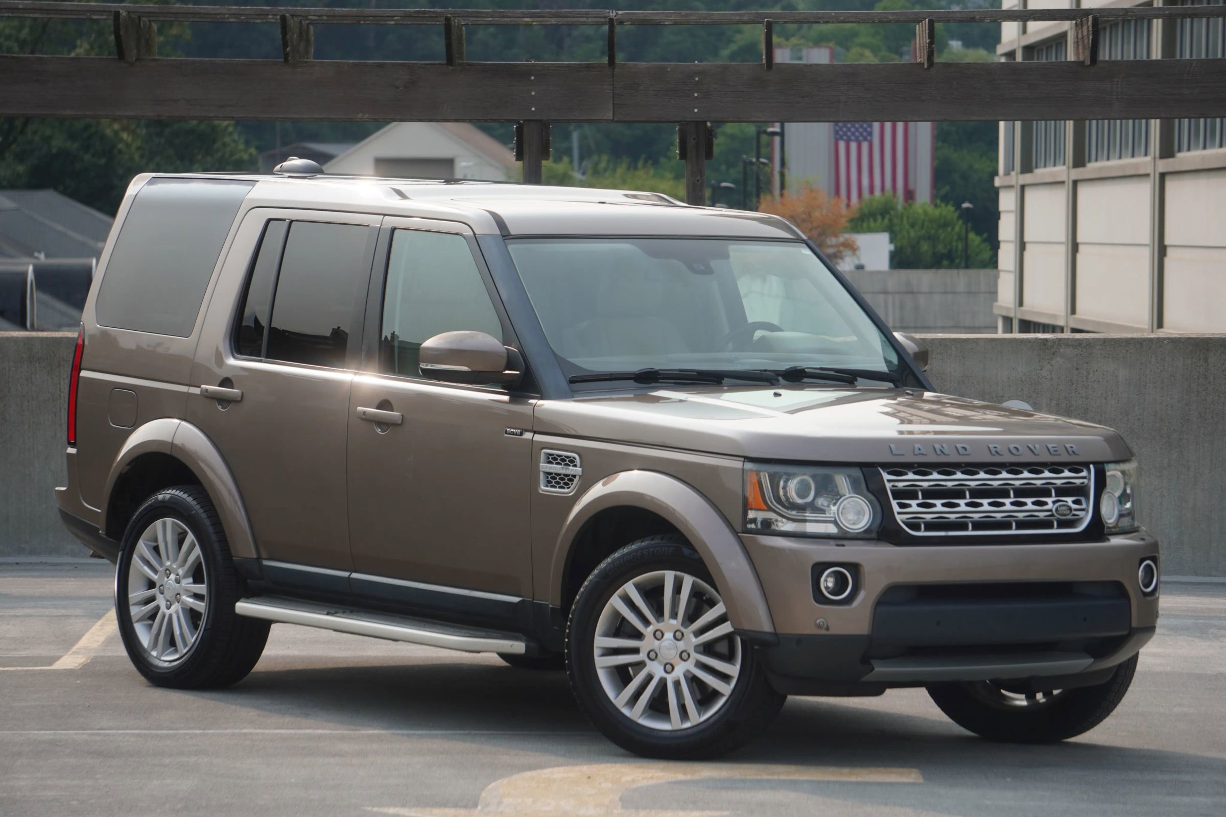 Used 2015 Land Rover LR4 HSE LUX image 16