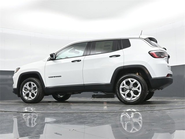 Used 2025 Jeep Compass Sport image 36