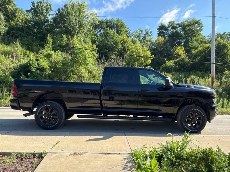 New 2026 RAM 3500 Big Horn AWD/4WD image 8
