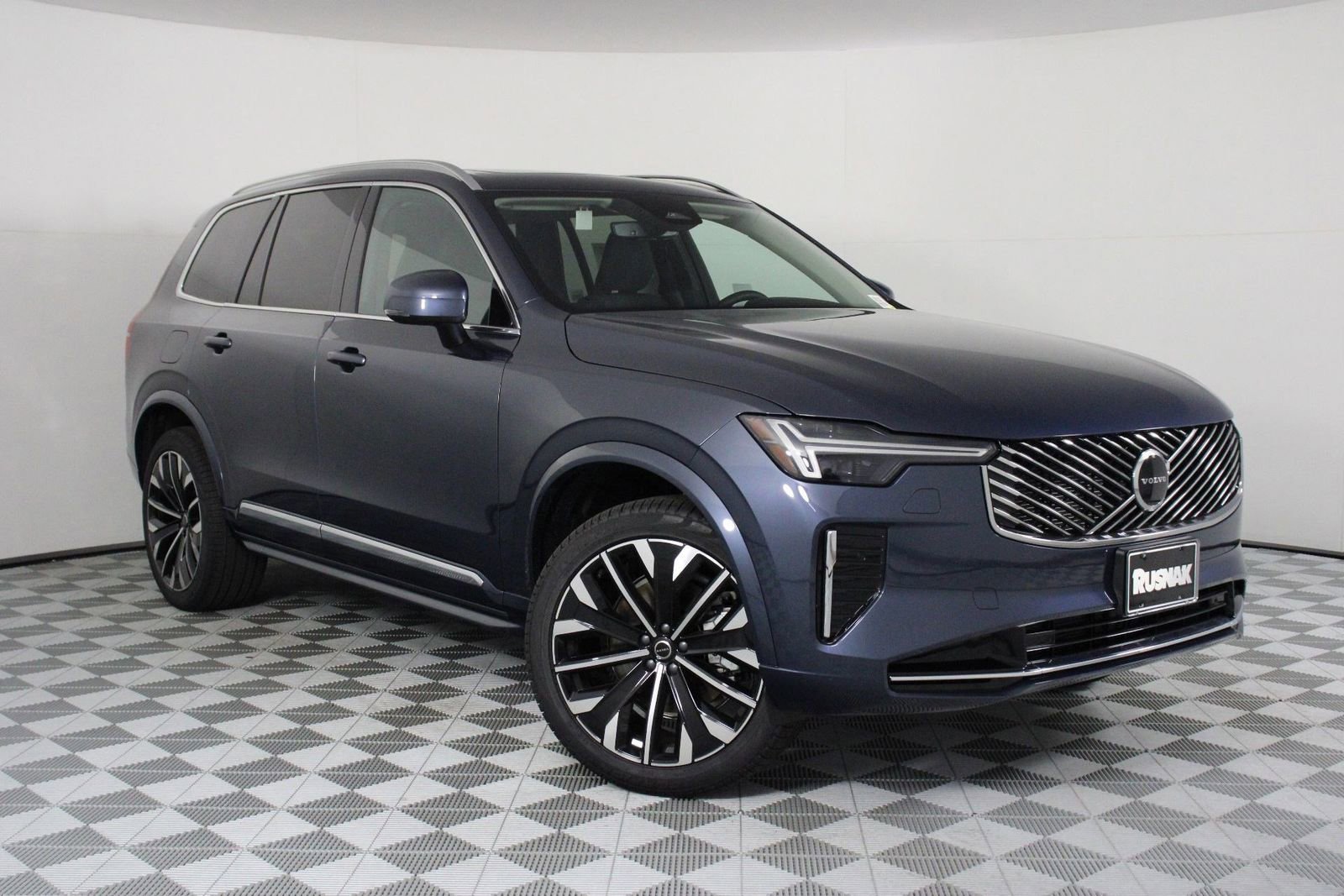 New 2025 Volvo XC90 B5 Core w/ Protection Package Premier image 19