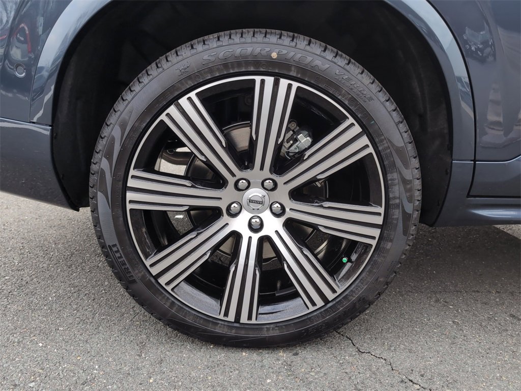New 2025 Volvo XC90 B6 Plus w/ Protection Package Premier image 17
