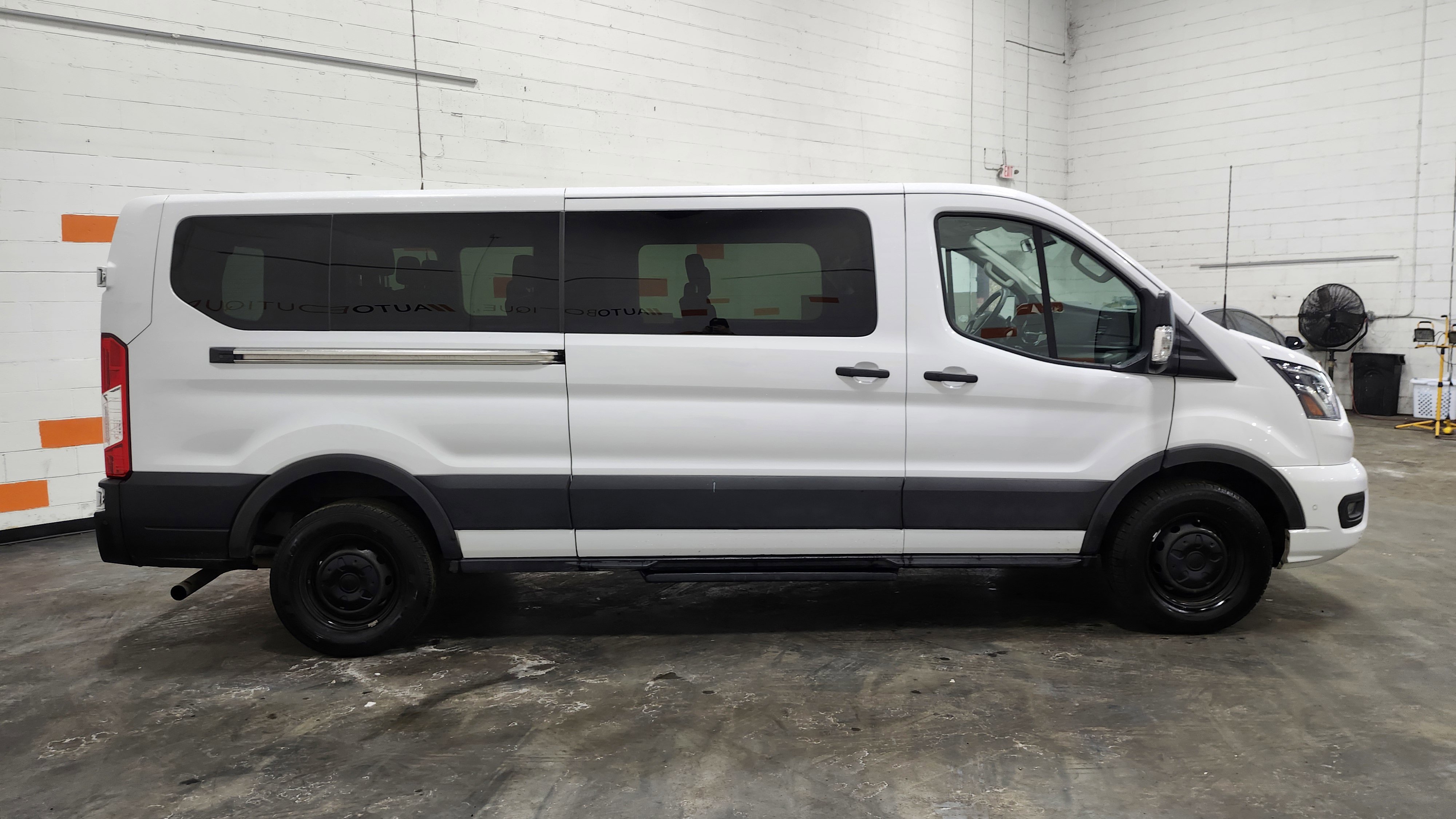 Used 2023 Ford Transit 350 XLT image 18