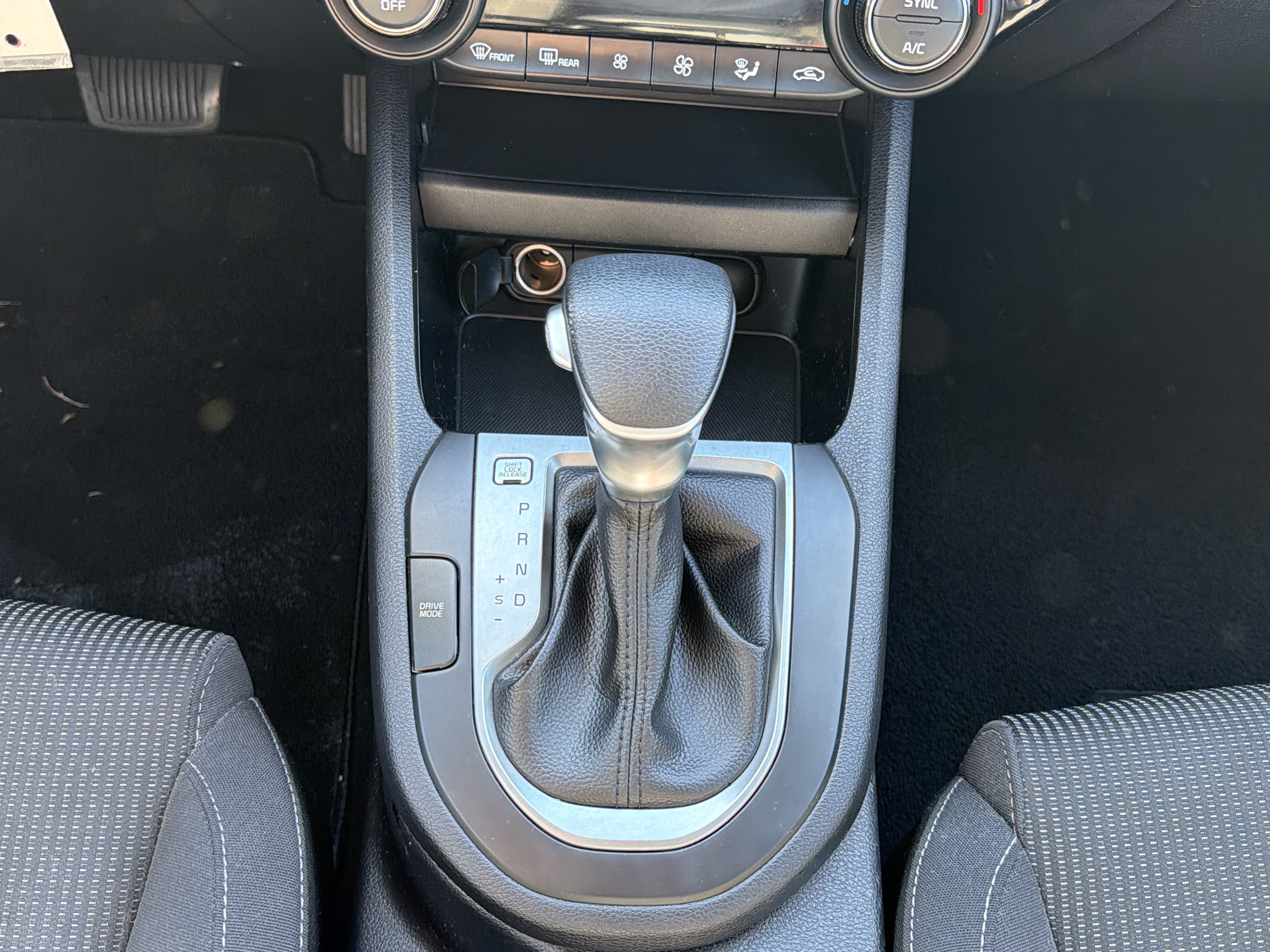 Used 2019 Kia Forte LXS FWD image 21