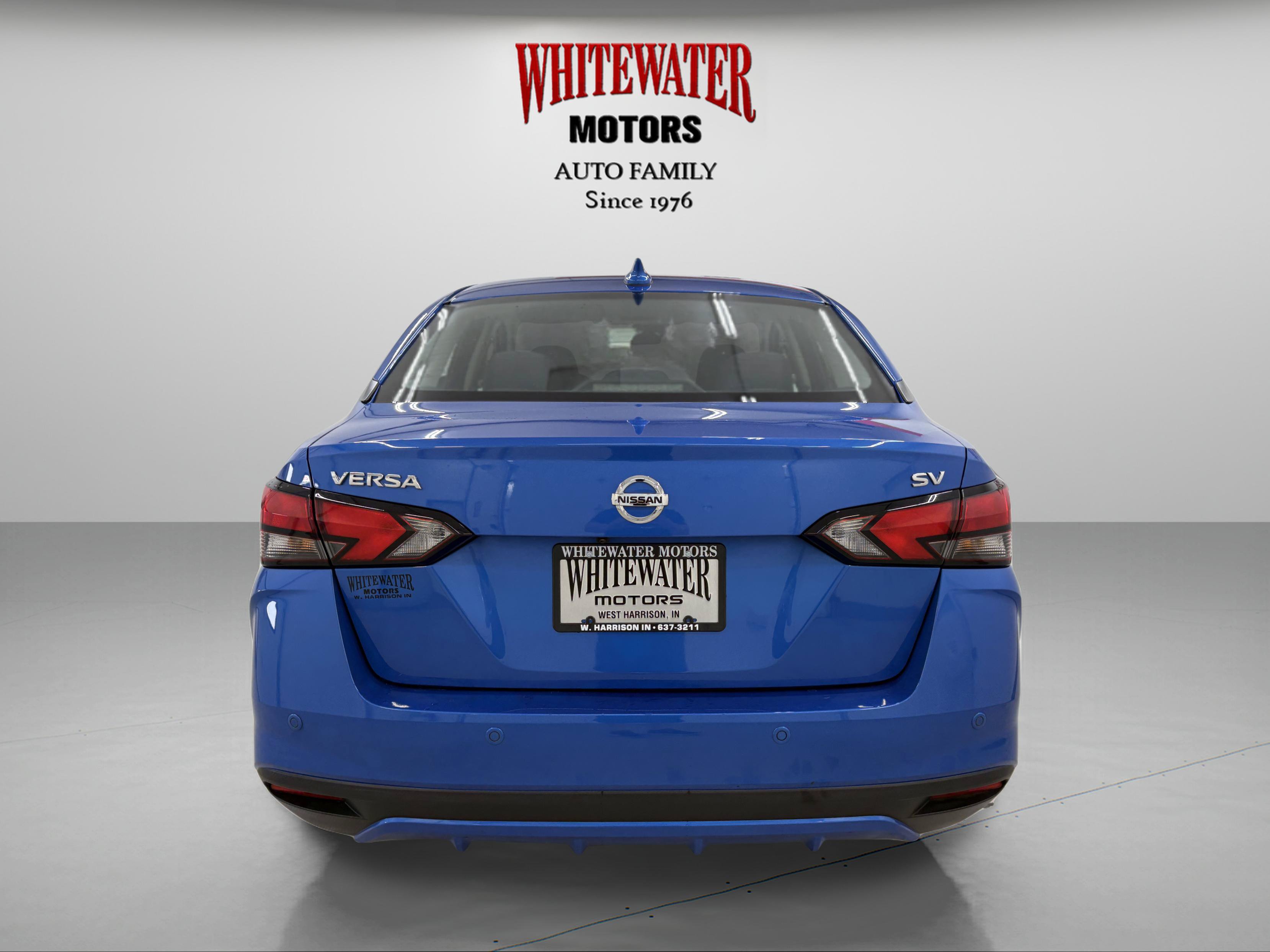 Used 2022 Nissan Versa SV w/ Trunk Package FWD image 3