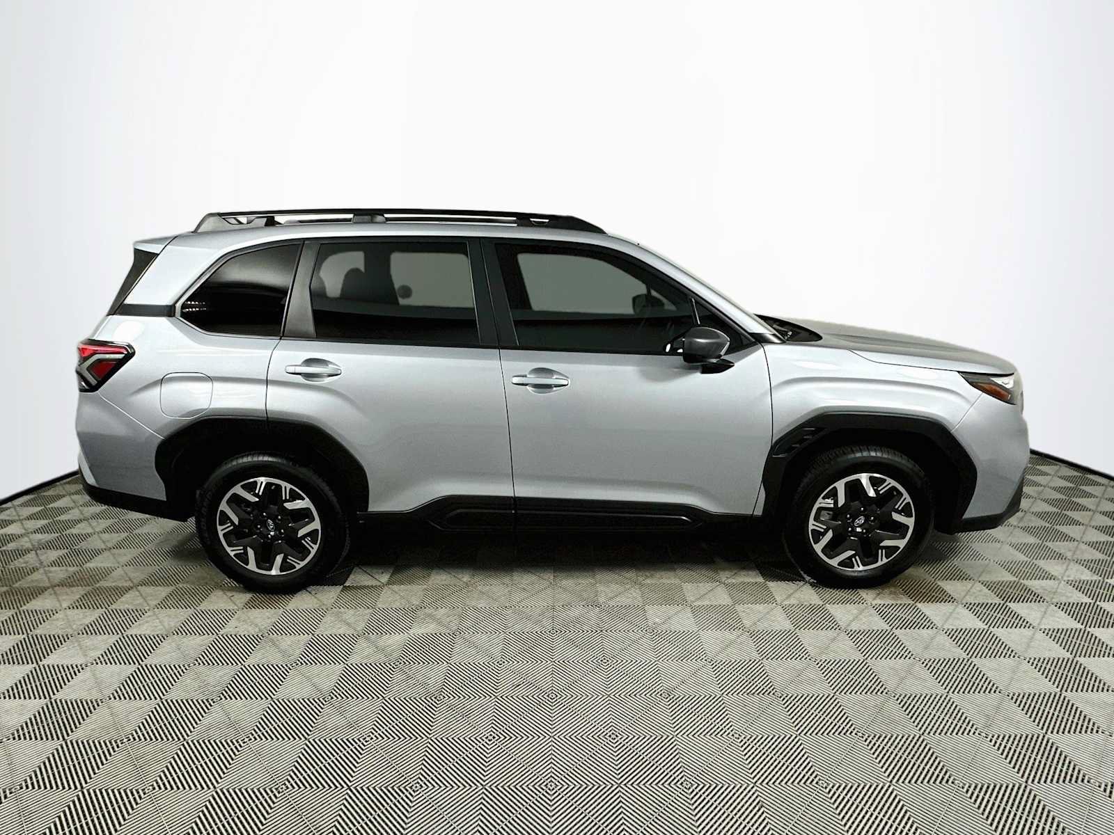 Certified 2026 Subaru Forester Premium w/ Base/Premium Plus Package AWD/4WD image 8