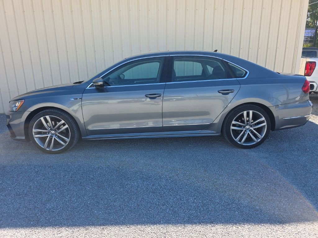 Used 2017 Volkswagen Passat 1.8T R-Line image 11
