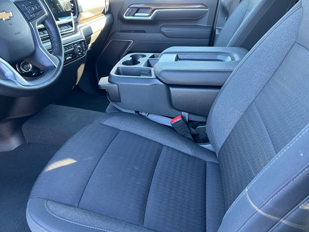 Used 2025 Chevrolet Silverado 2500 LT w/ Convenience Package image 10