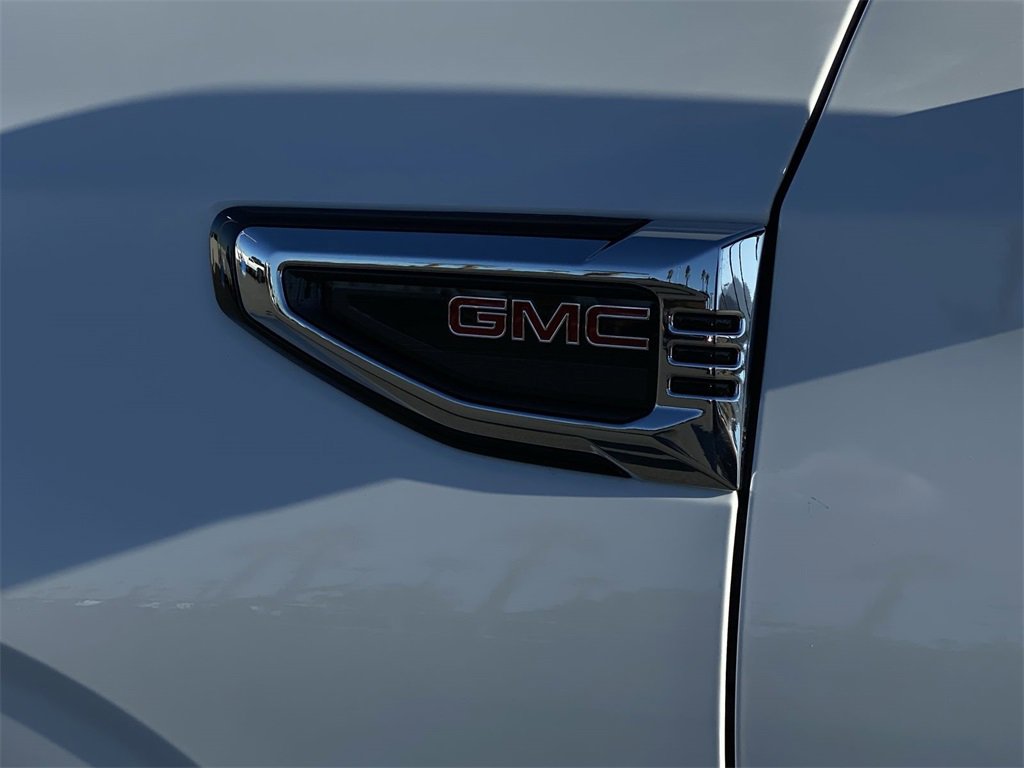 New 2026 GMC Yukon Elevation image 17