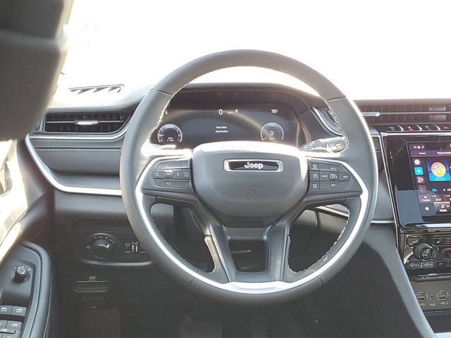 New 2025 Jeep Grand Cherokee Altitude image 7