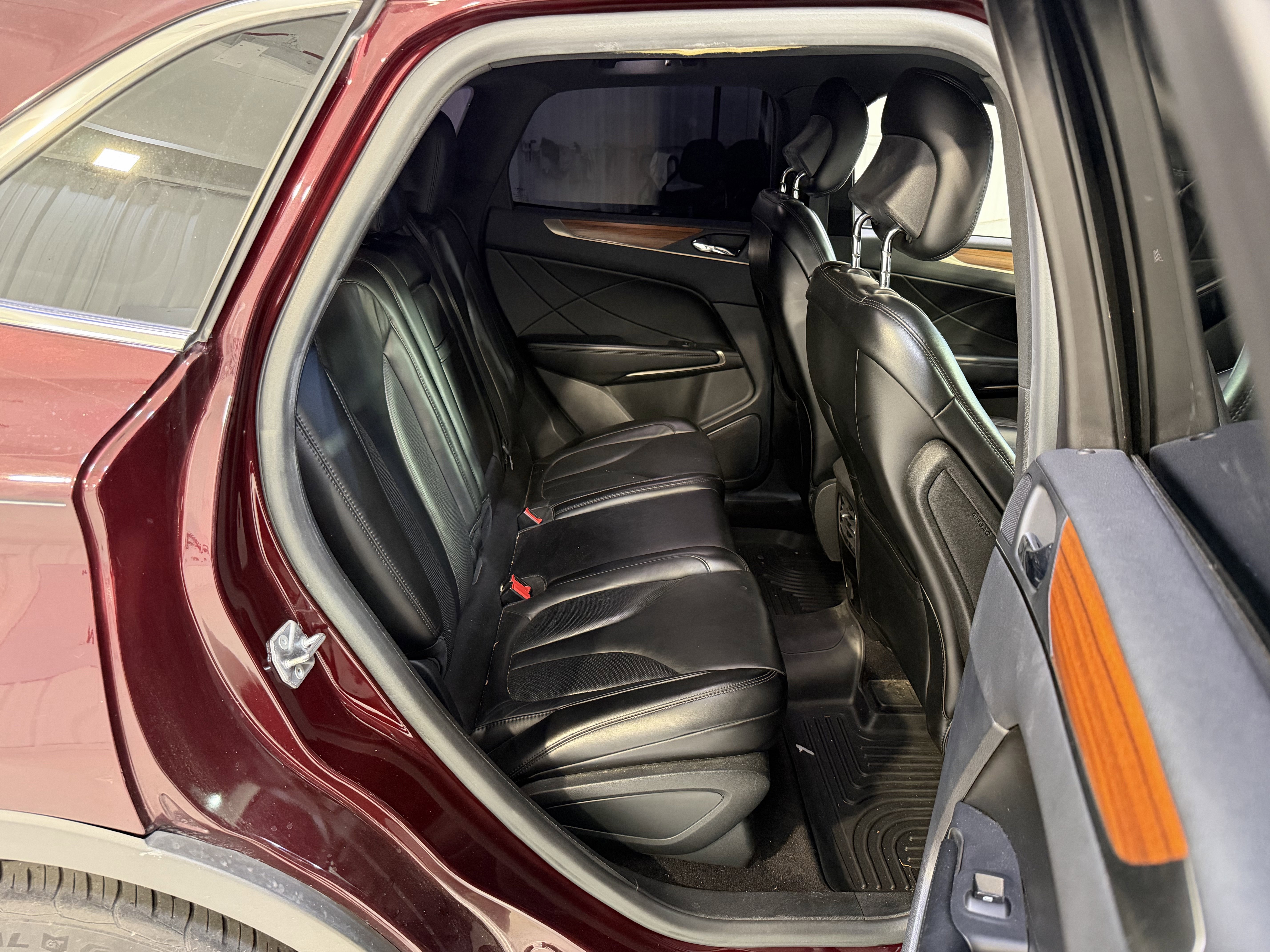 Used 2018 Lincoln MKC Select w/ Select Plus Package FWD image 12