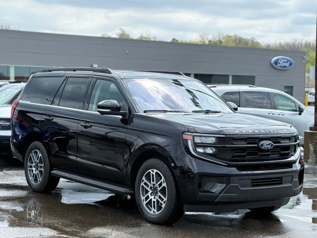 Used 2025 Ford Expedition Active AWD/4WD image 36