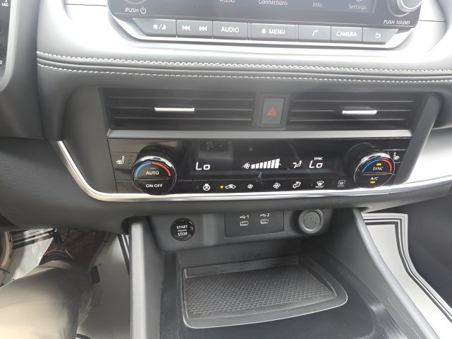 Certified 2025 Nissan Rogue SV w/ SV Premium Package FWD image 16