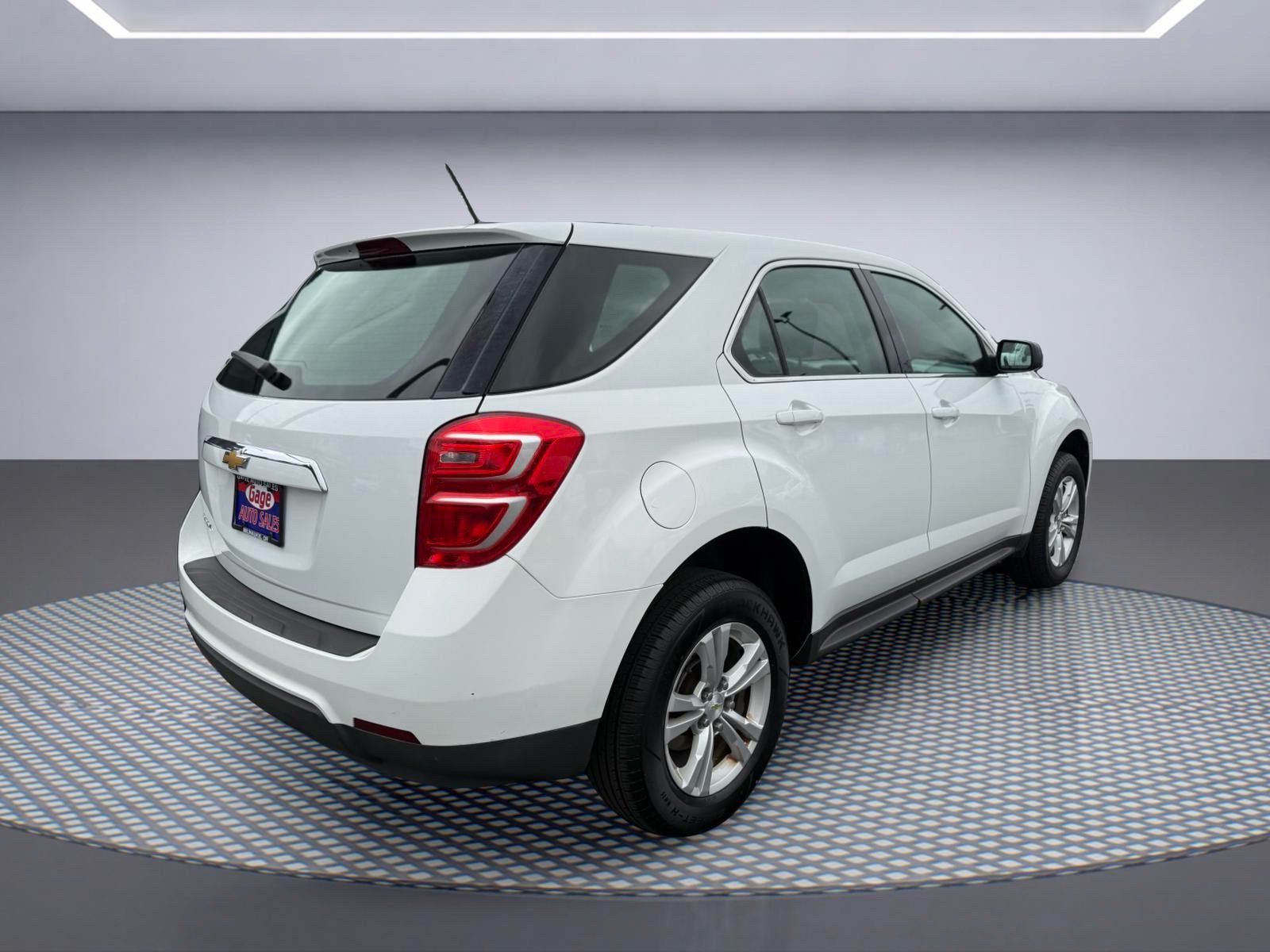 Used 2017 Chevrolet Equinox LS FWD image 4